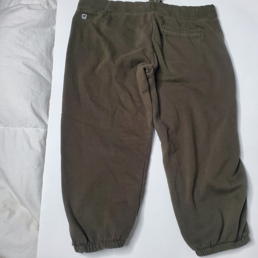Fabletics || Green Capri Joggers - Picture 3 of 5